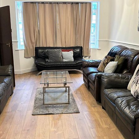 London Luxury 5 Bedroom House 2 Min Walk To The Tube Station 다게넘 외부 사진