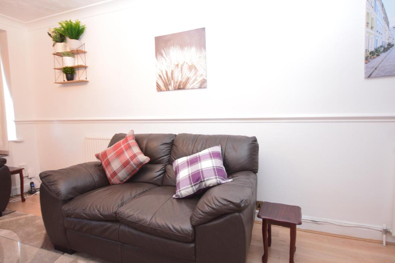 London Luxury 5 Bedroom House 2 Min Walk To The Tube Station 다게넘 외부 사진