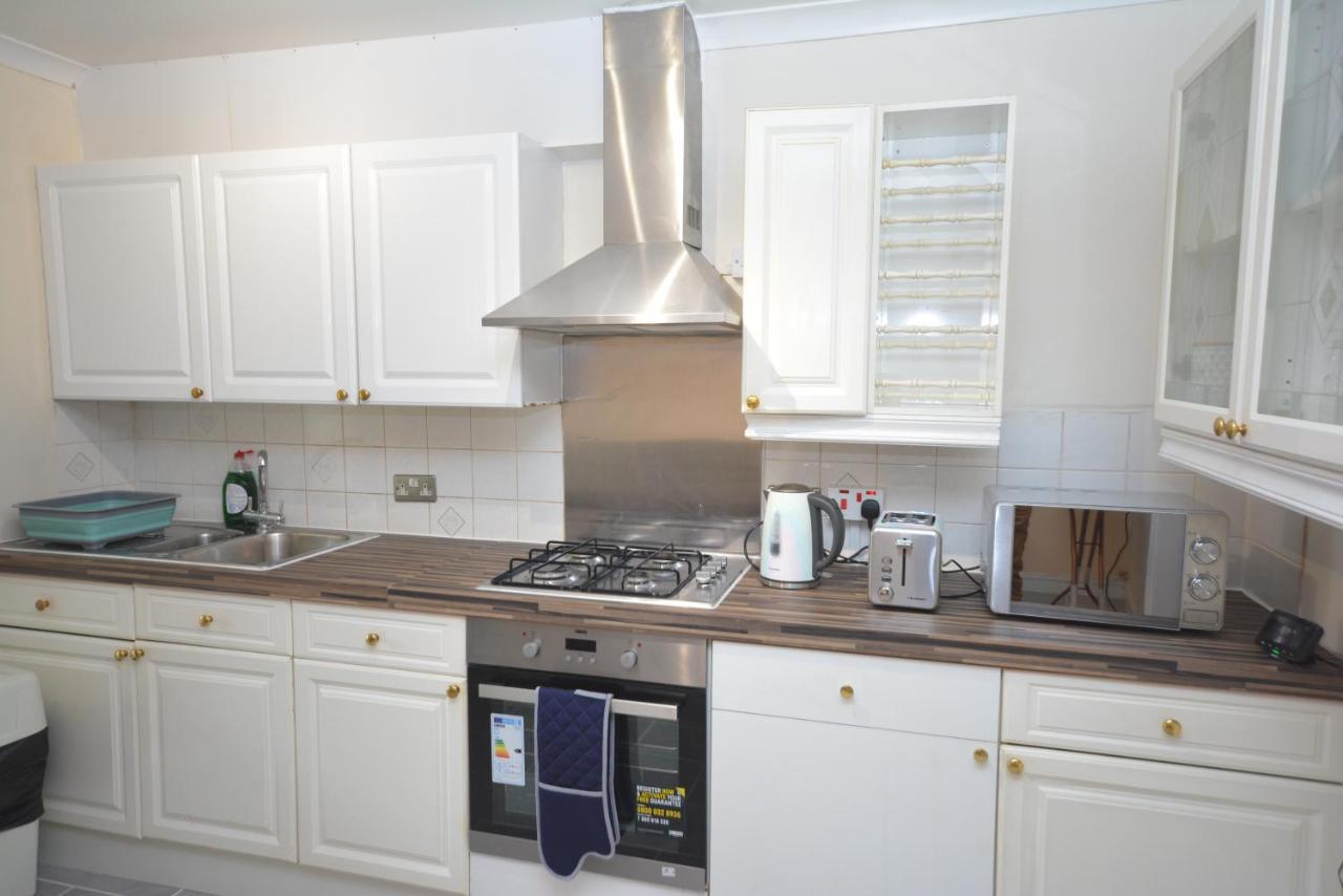 London Luxury 5 Bedroom House 2 Min Walk To The Tube Station 다게넘 외부 사진