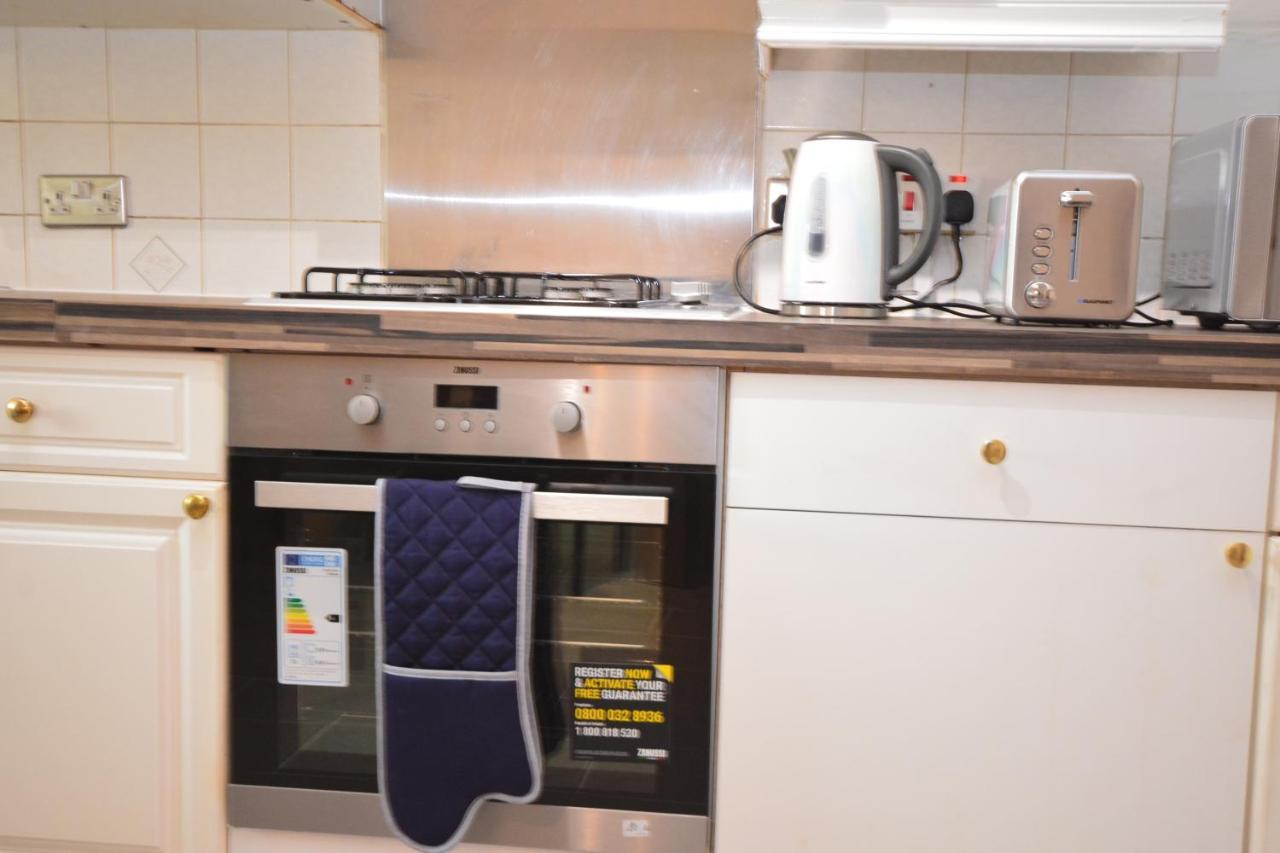 London Luxury 5 Bedroom House 2 Min Walk To The Tube Station 다게넘 외부 사진