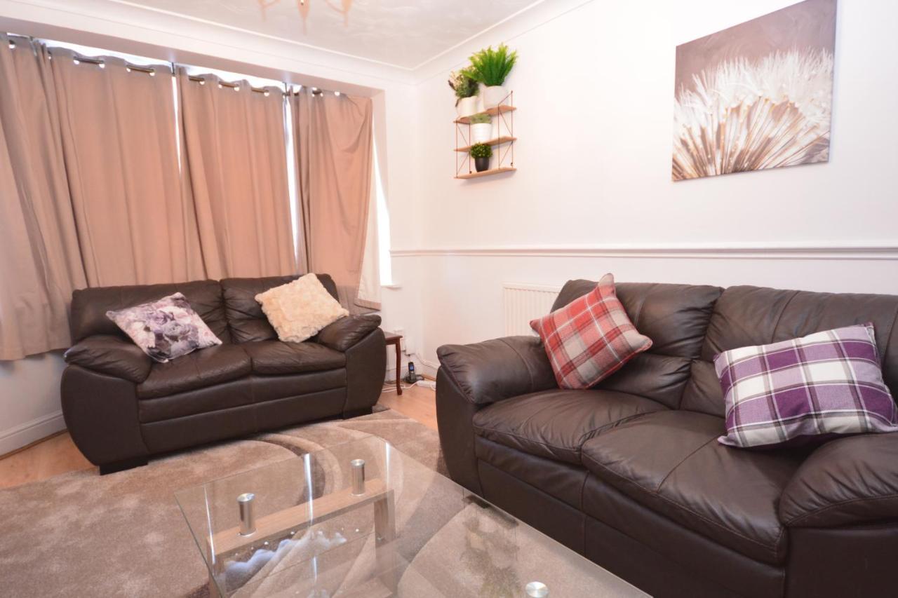 London Luxury 5 Bedroom House 2 Min Walk To The Tube Station 다게넘 외부 사진