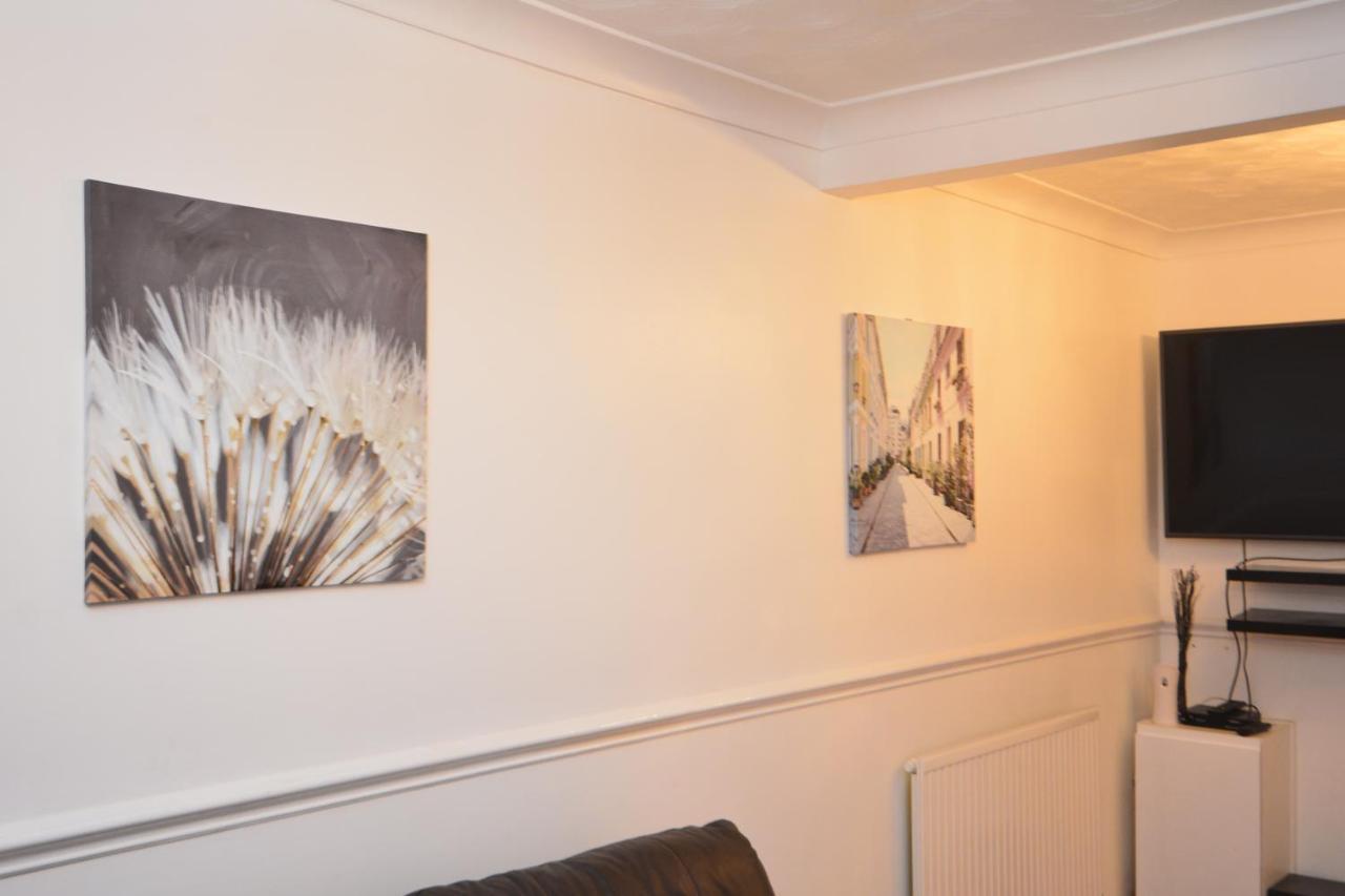 London Luxury 5 Bedroom House 2 Min Walk To The Tube Station 다게넘 외부 사진