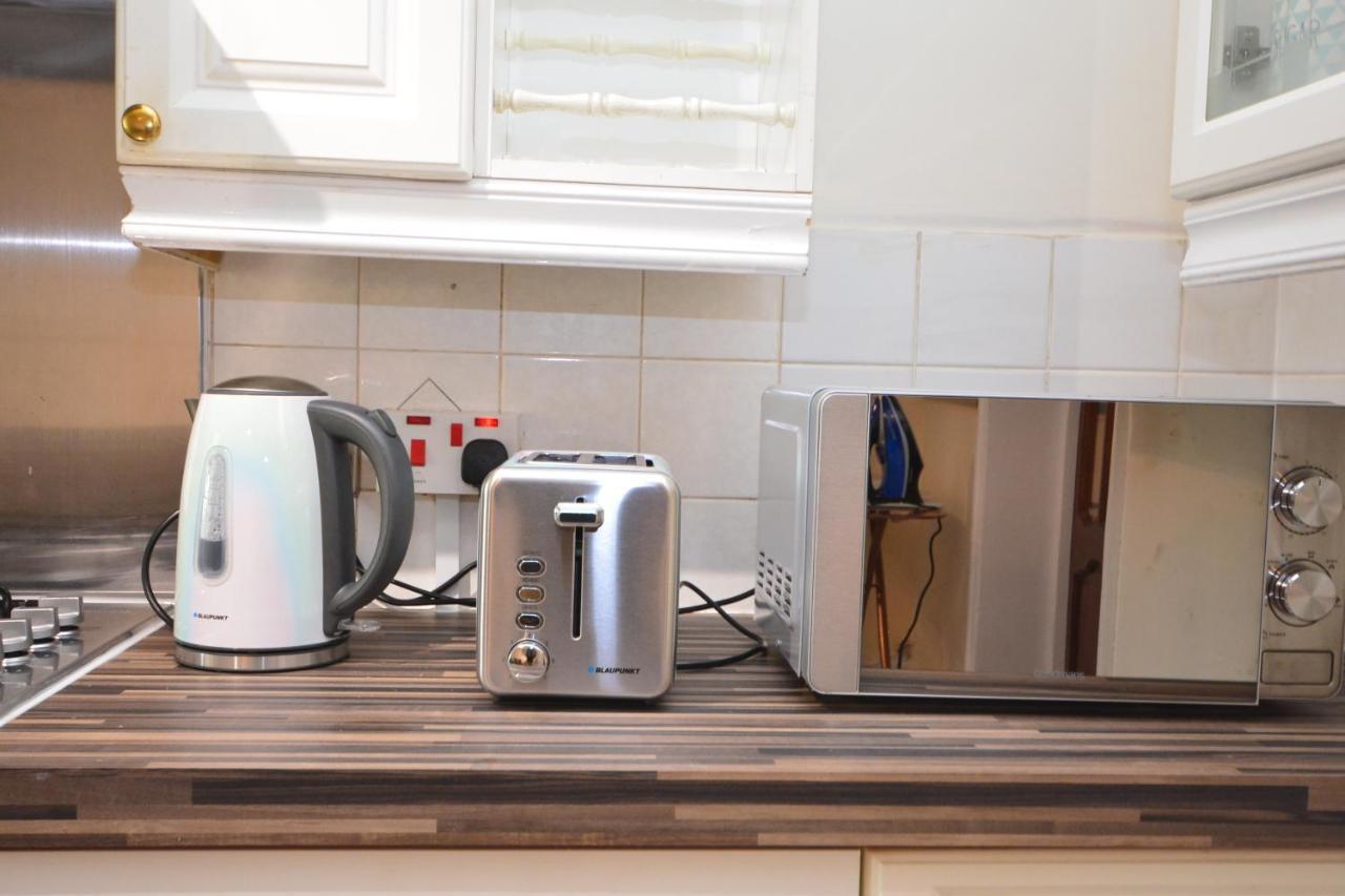 London Luxury 5 Bedroom House 2 Min Walk To The Tube Station 다게넘 외부 사진