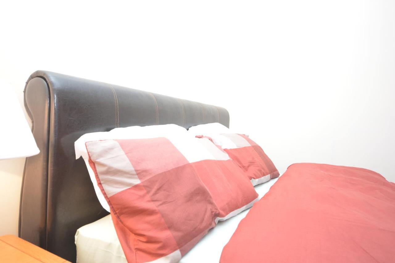 London Luxury 5 Bedroom House 2 Min Walk To The Tube Station 다게넘 외부 사진