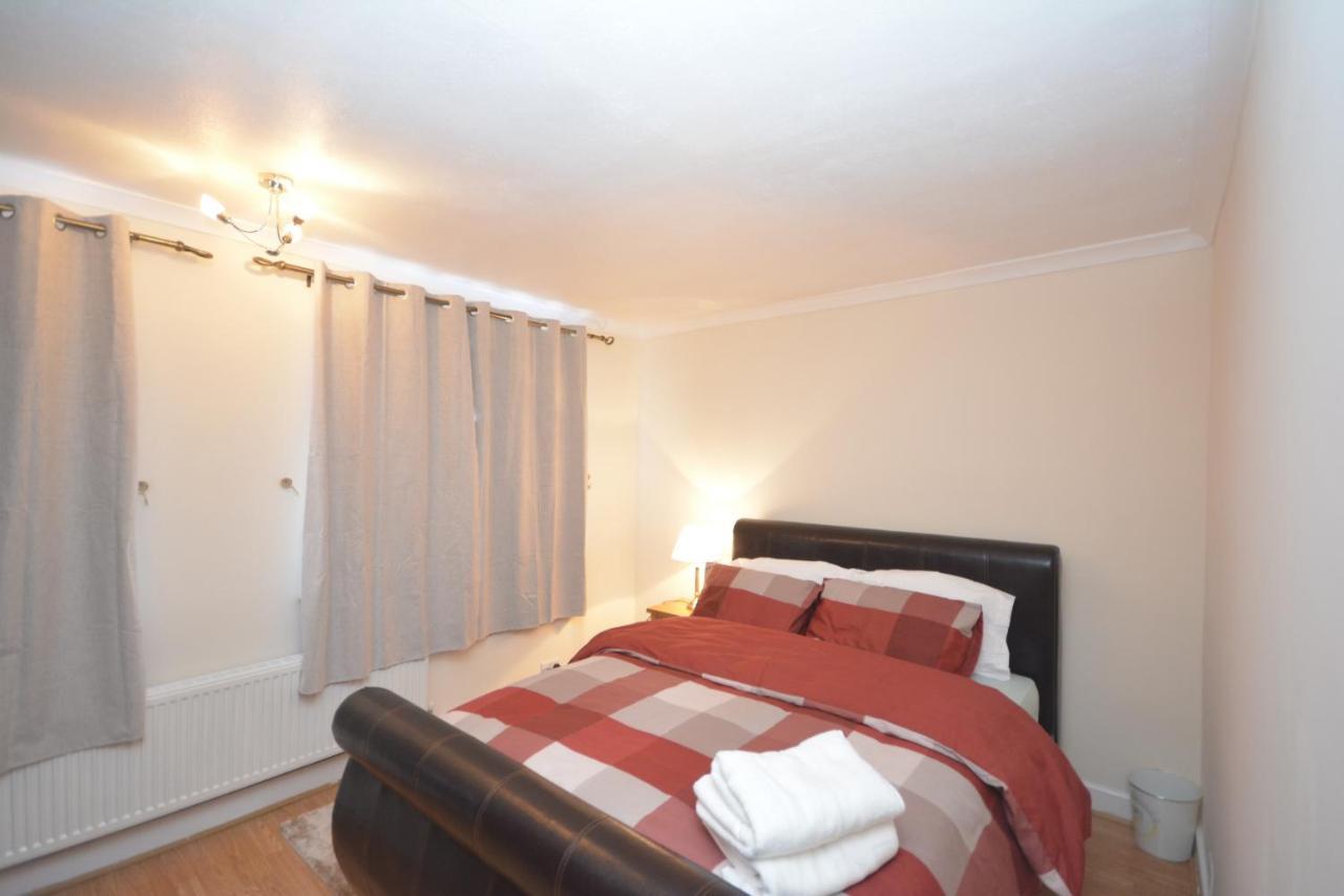 London Luxury 5 Bedroom House 2 Min Walk To The Tube Station 다게넘 외부 사진