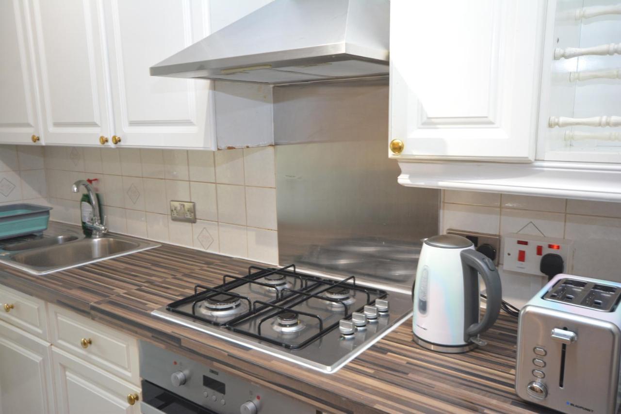 London Luxury 5 Bedroom House 2 Min Walk To The Tube Station 다게넘 외부 사진