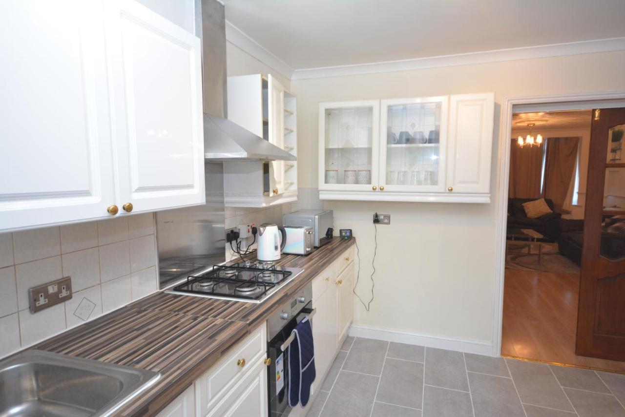 London Luxury 5 Bedroom House 2 Min Walk To The Tube Station 다게넘 외부 사진
