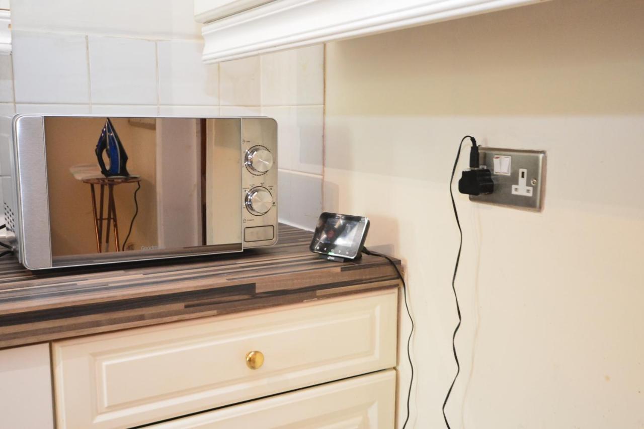 London Luxury 5 Bedroom House 2 Min Walk To The Tube Station 다게넘 외부 사진