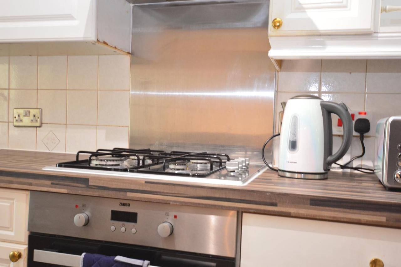 London Luxury 5 Bedroom House 2 Min Walk To The Tube Station 다게넘 외부 사진
