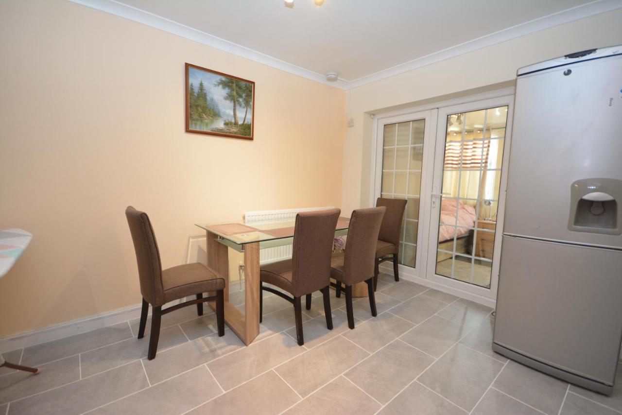 London Luxury 5 Bedroom House 2 Min Walk To The Tube Station 다게넘 외부 사진