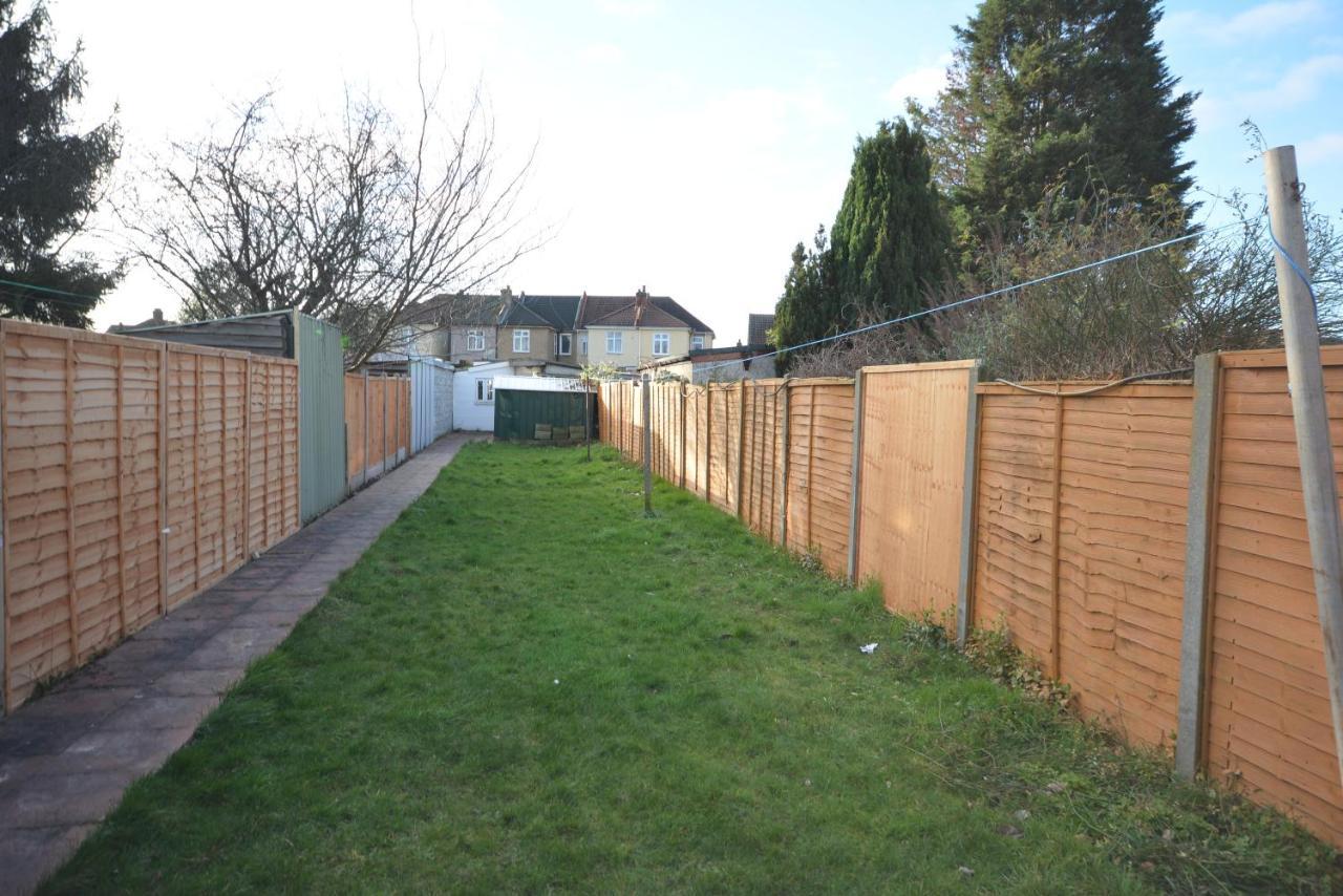London Luxury 5 Bedroom House 2 Min Walk To The Tube Station 다게넘 외부 사진