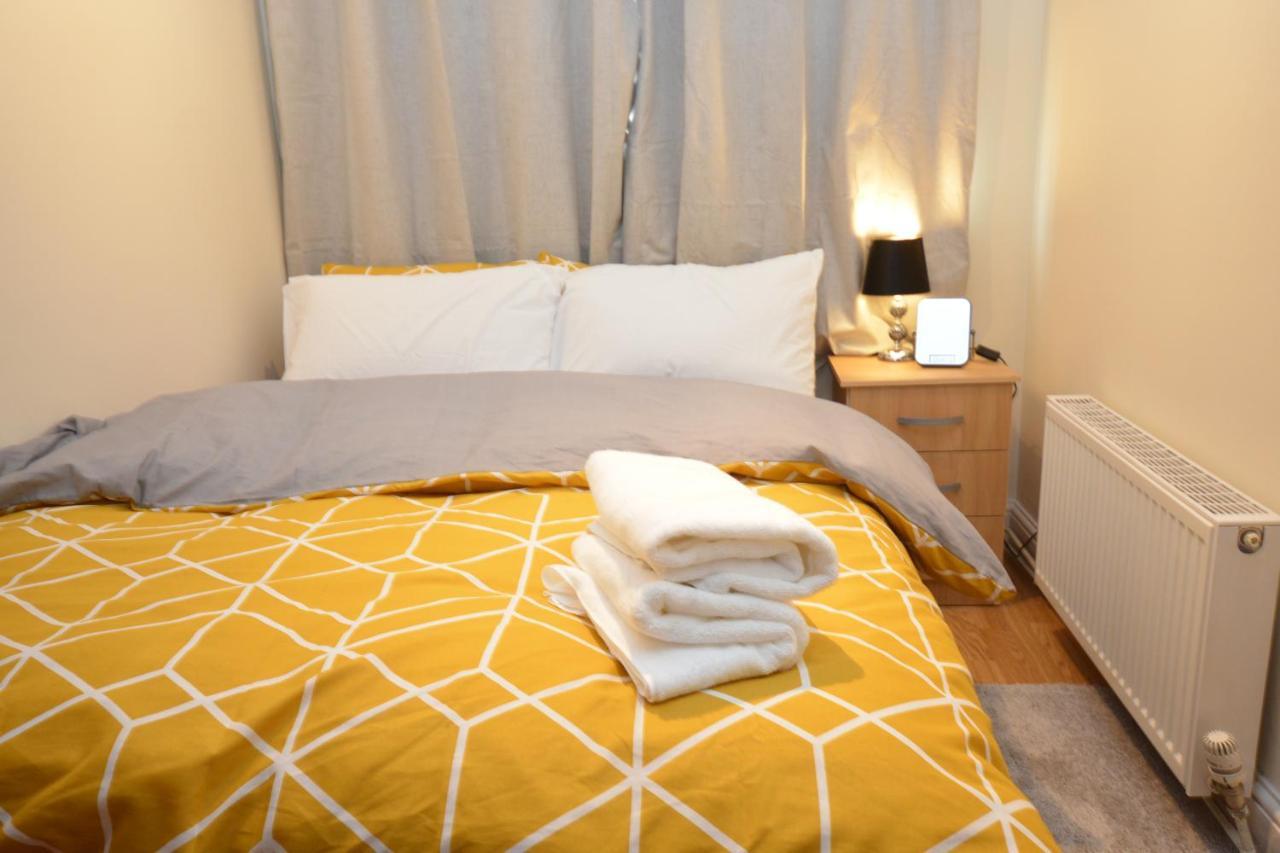 London Luxury 5 Bedroom House 2 Min Walk To The Tube Station 다게넘 외부 사진