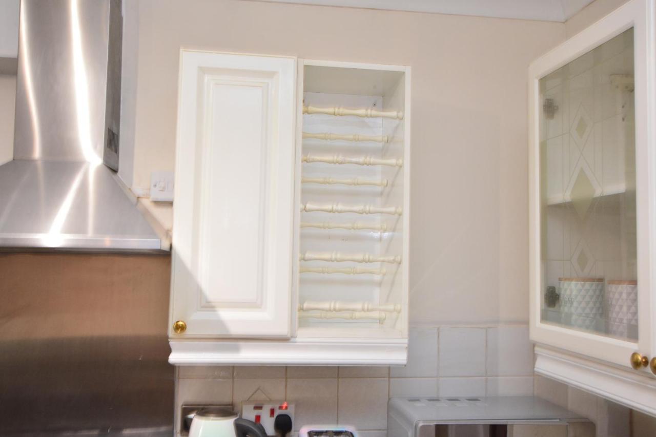 London Luxury 5 Bedroom House 2 Min Walk To The Tube Station 다게넘 외부 사진