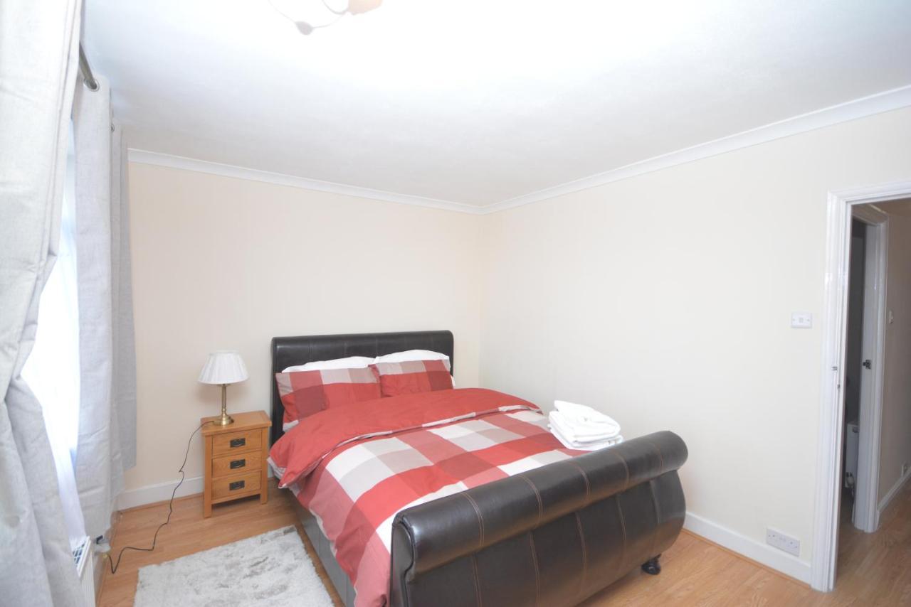 London Luxury 5 Bedroom House 2 Min Walk To The Tube Station 다게넘 외부 사진