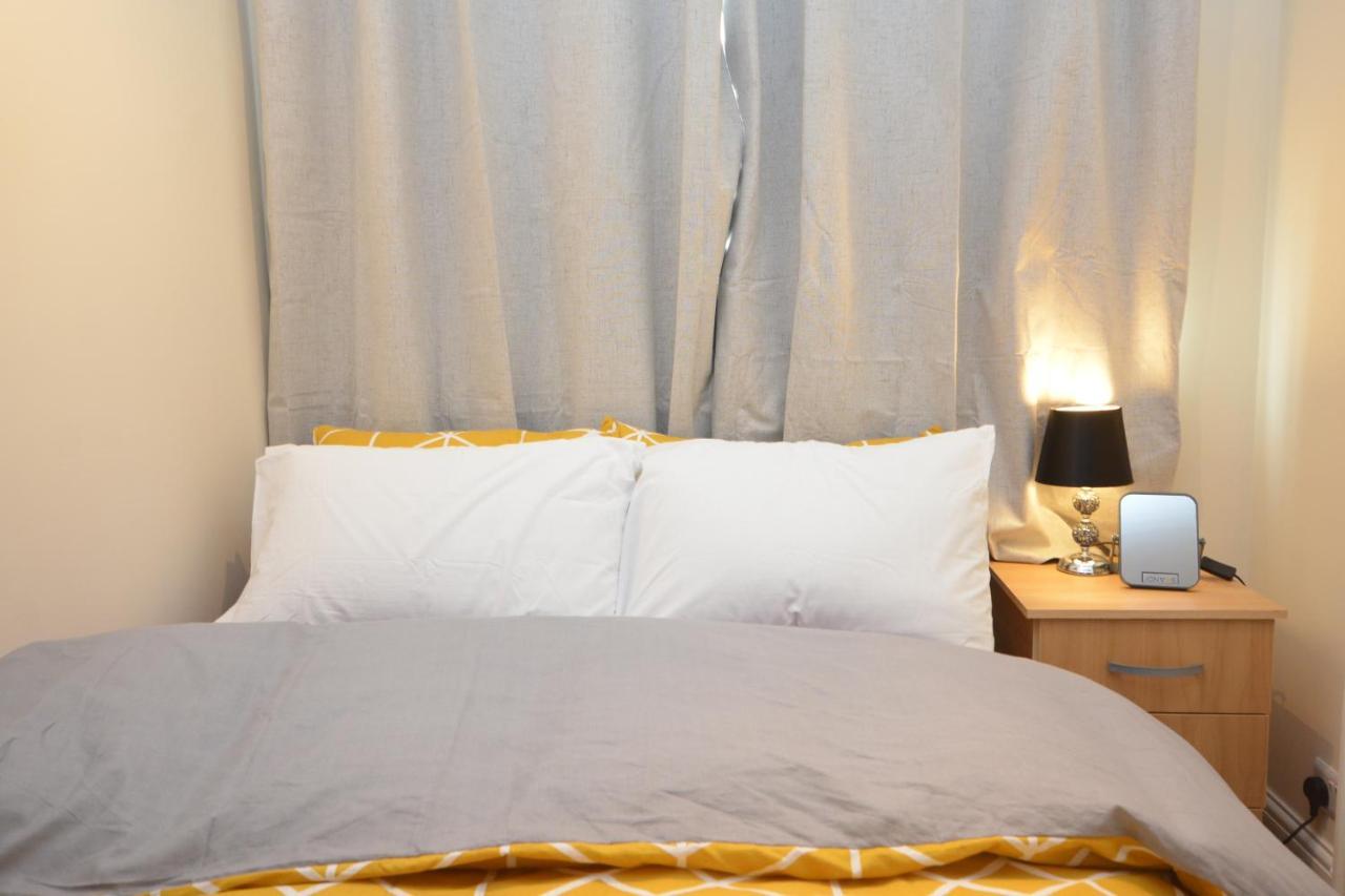 London Luxury 5 Bedroom House 2 Min Walk To The Tube Station 다게넘 외부 사진