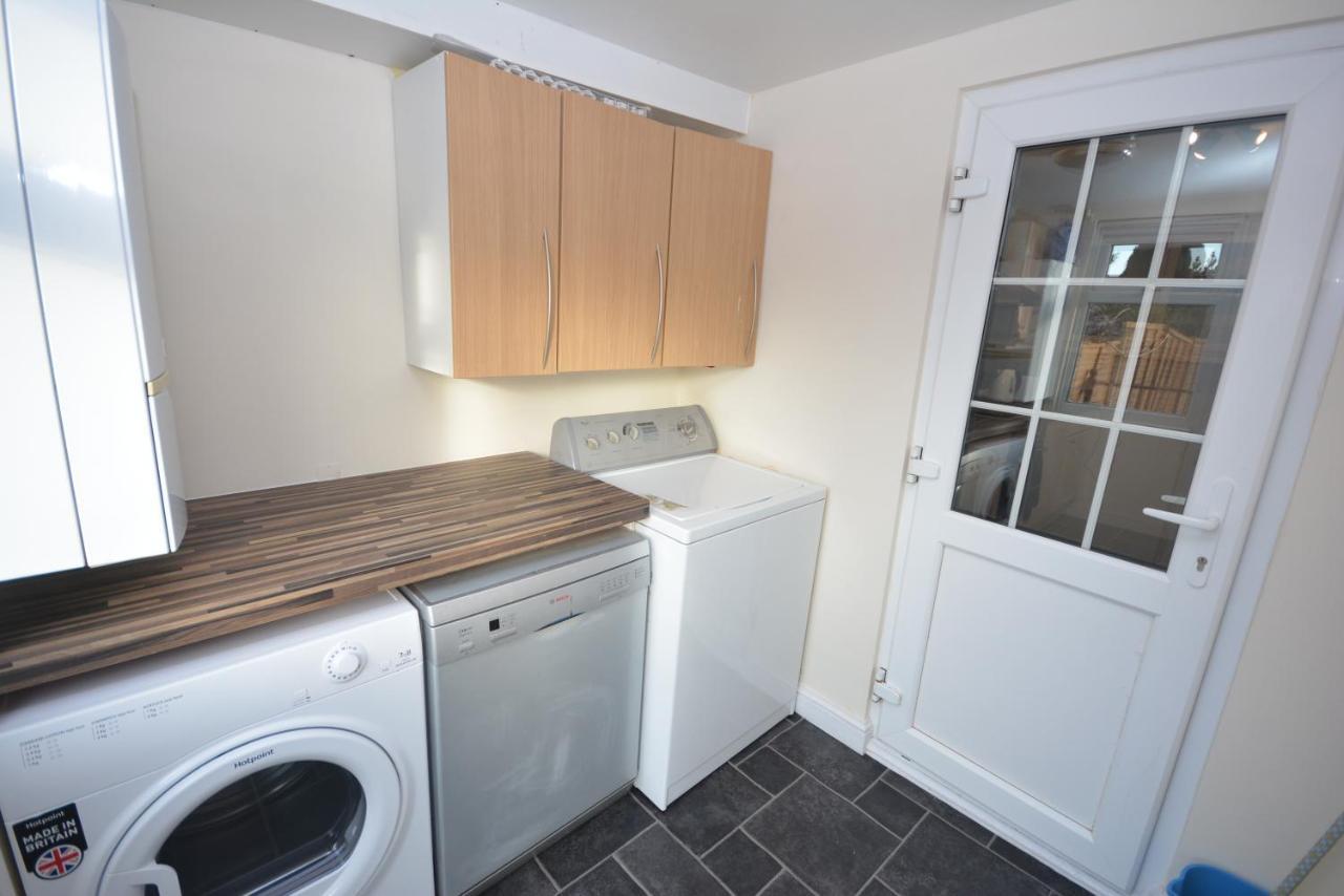 London Luxury 5 Bedroom House 2 Min Walk To The Tube Station 다게넘 외부 사진