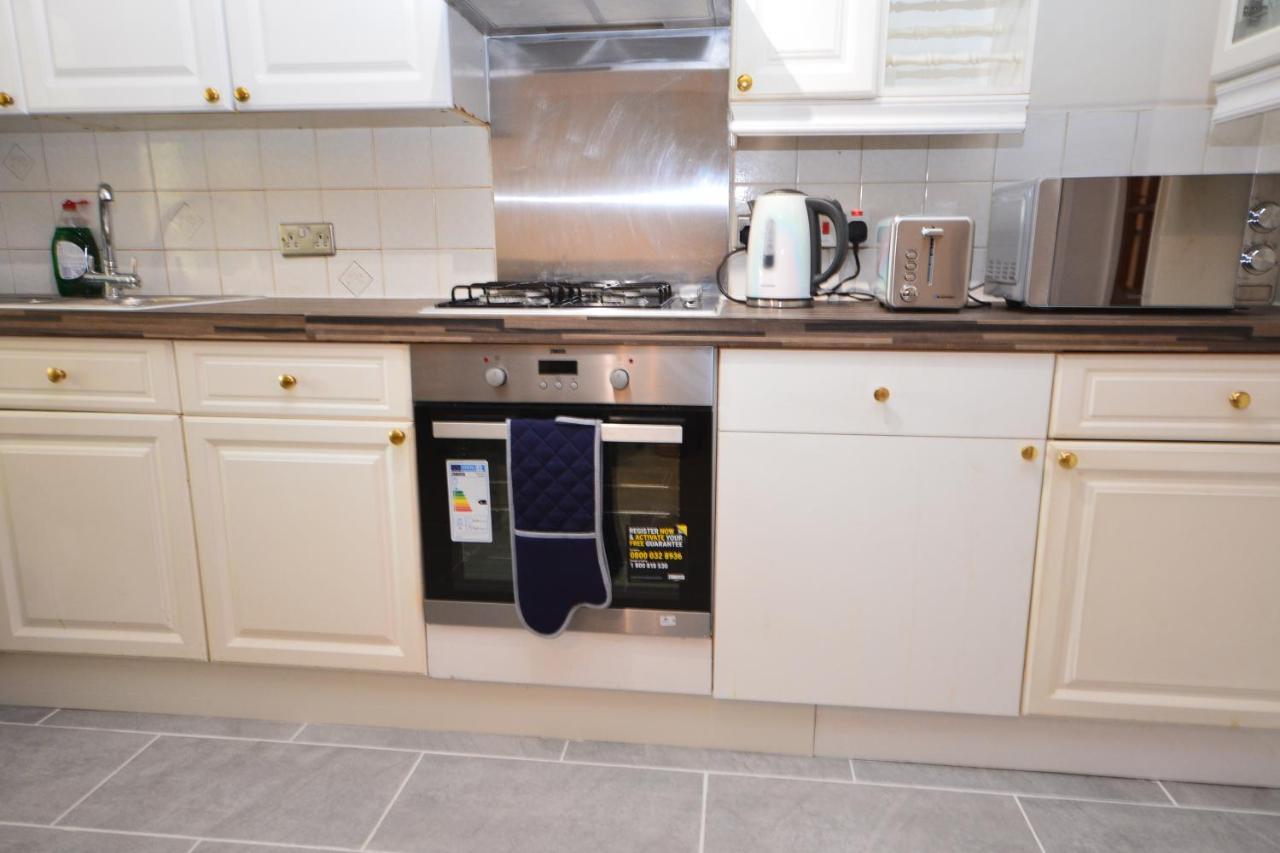 London Luxury 5 Bedroom House 2 Min Walk To The Tube Station 다게넘 외부 사진